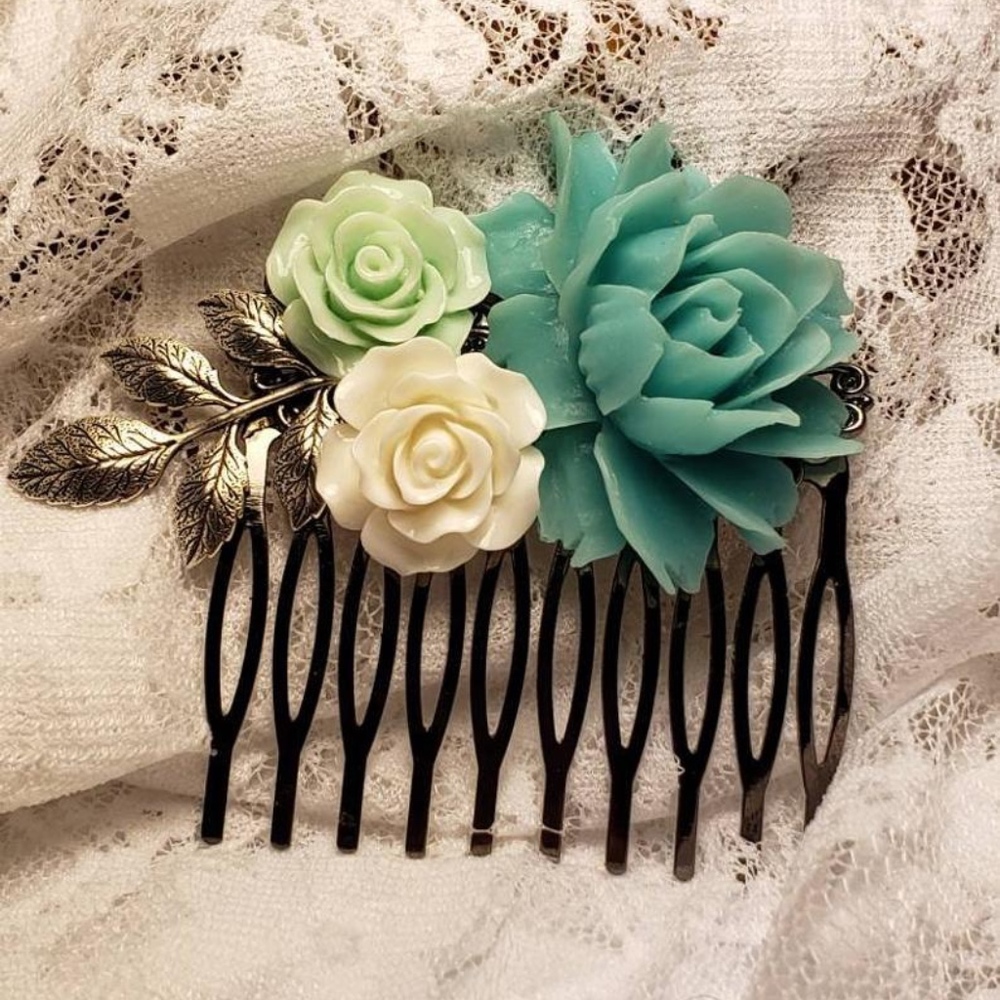 Brand New! Handmade Wedding Floral Hair Comb